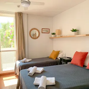 Habitación en casa particular Centrica Con Aire Acondicionado Bano Privado Nevera, Cadaqués